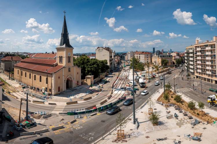 La place Jules-Grandclément en mai 2025