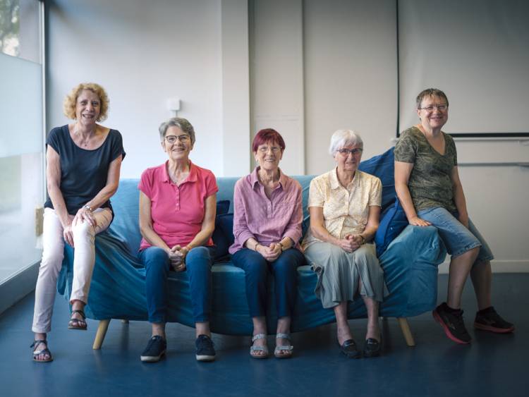 Dominique Lambert, Brigitte Badina, Annie Martin, Simone Guillaume et Brigitte Thomasson constituent l’équipe de bénévoles du jeudi.