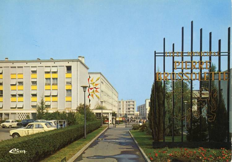 Le Lycée Pierre-Brossolette en 1970 (photo C I Mâcon) (2Fi491)