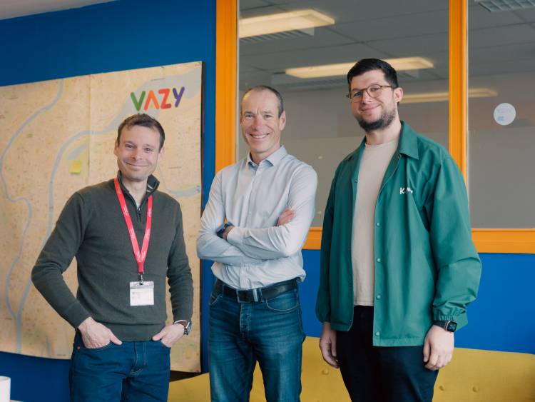 L'équipe de Vazy autour de son fondateur Loïc Robbiani, qui a créé l'application en 2021.