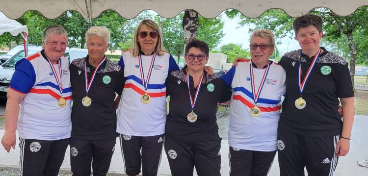 Les deux équipes championnes et vice-championnes de France.