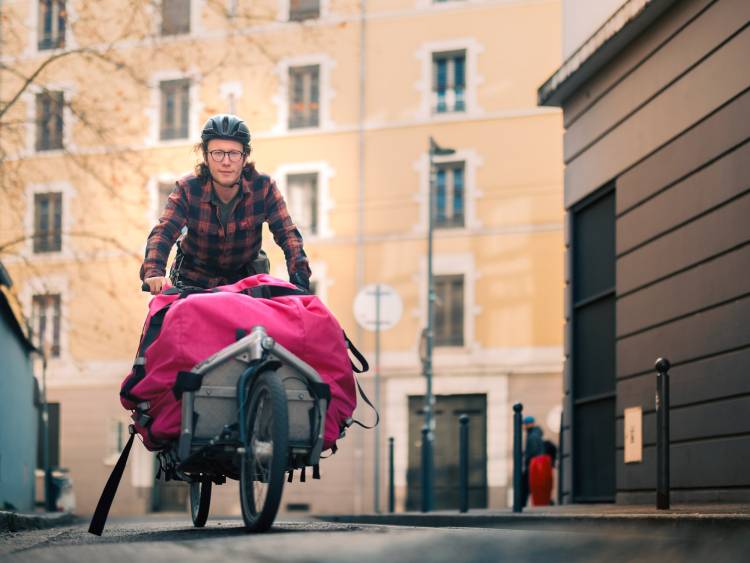 Jean Guihéneuf, cofondateur de Fissa, sur son vélo-cargo