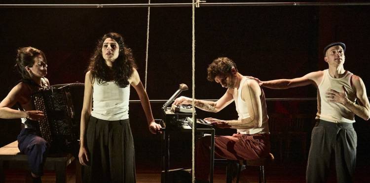 La pièce Martin Eden, adaptée du roman de Jack London  ©Christophe Raynaud De Lage