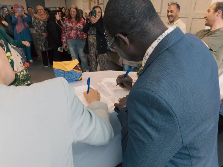 Signature de la nouvelle promotion de salariés chez Bross'Up.