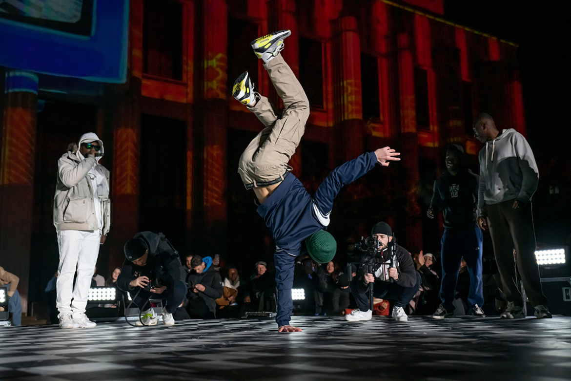Battle de danse hip-hop en direct lors de l'inauguration de Vitale le 16 décembre