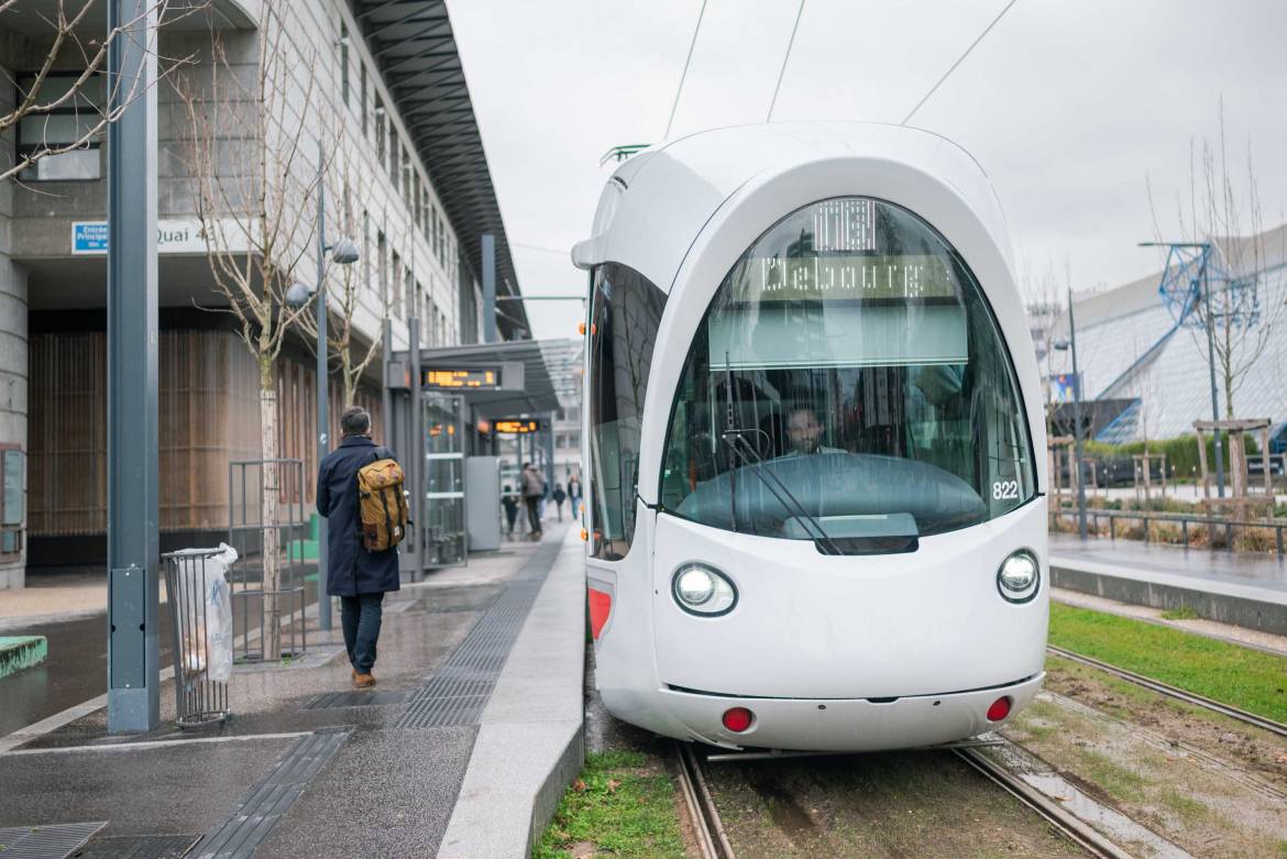 La ligne permet d'aller jusqu'&agrave; Debourg dans le 7e arrondissement de Lyon.