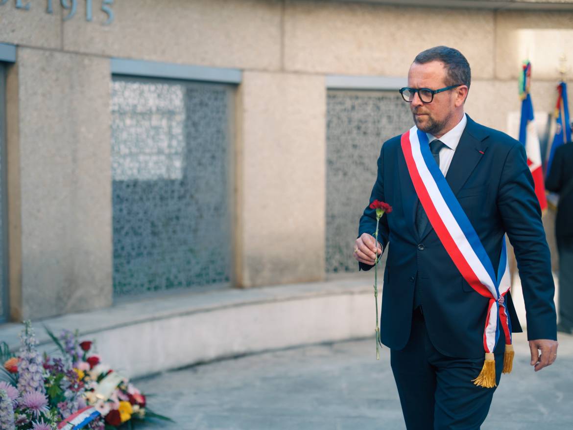 Le maire, C&eacute;dric Van Styvendael, lors de la comm&eacute;moration du g&eacute;nocide arm&eacute;nien de 1915, le 23 avril 2026.