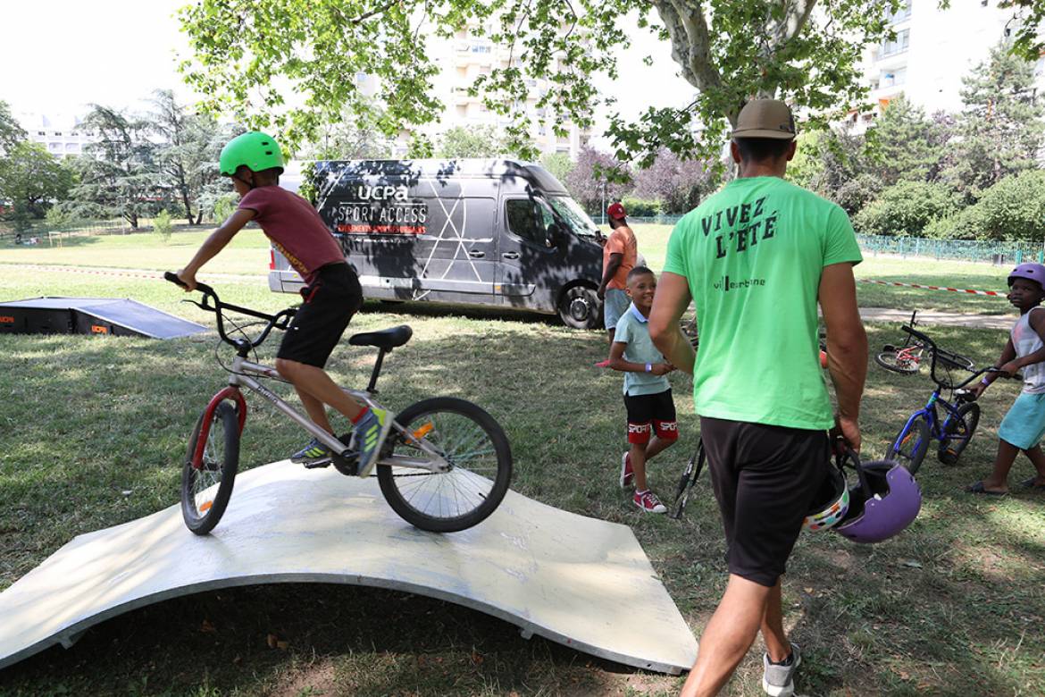 En été, la Caravane des sports s'arrête dans les quartiers