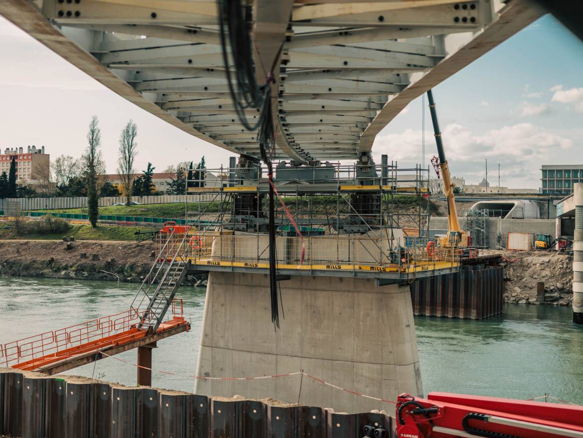 Les travaux du pont du Roulet à Villeurbanne.
