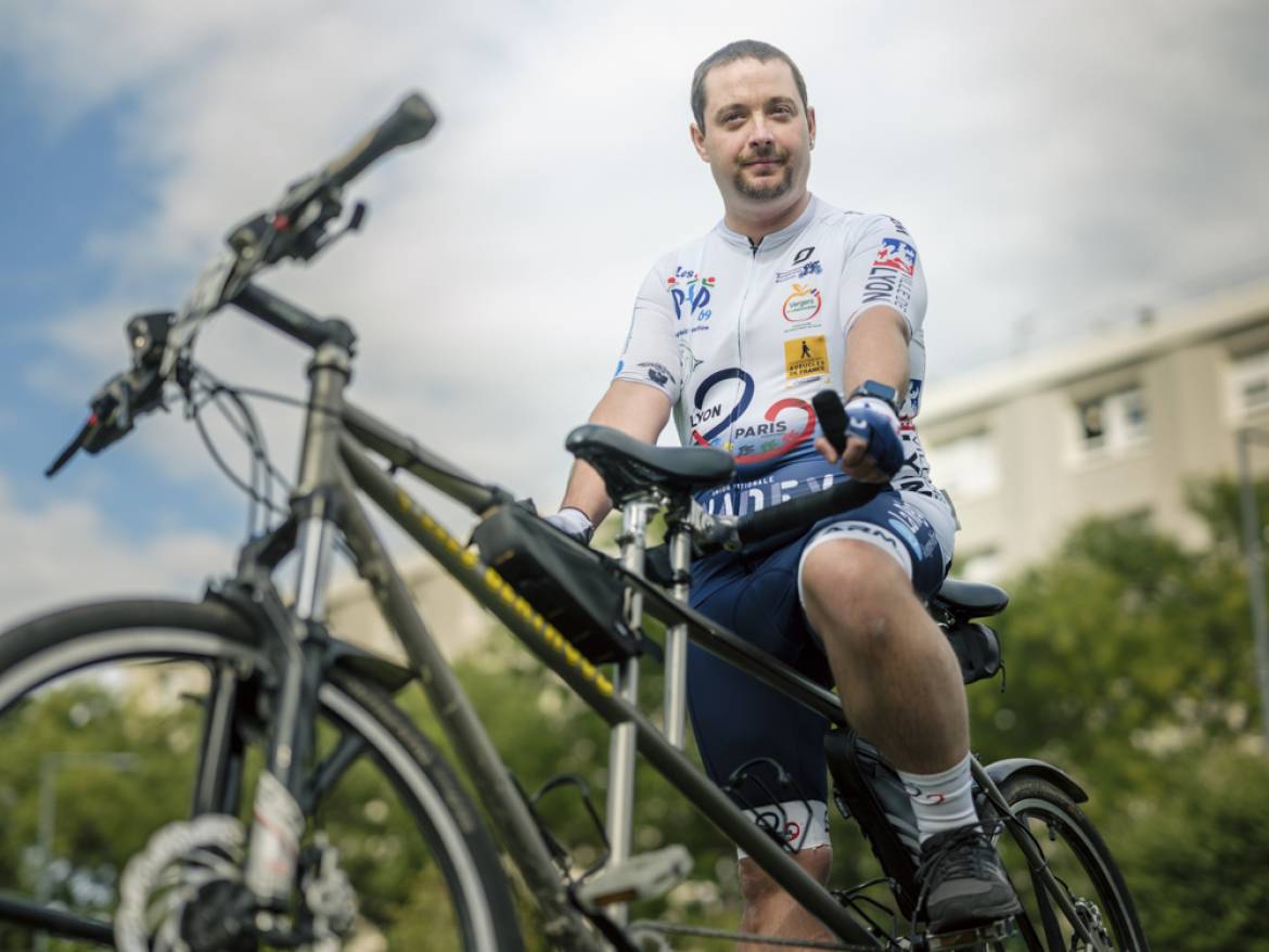 Florent Drossard sur son tandem.