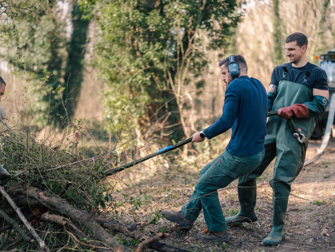 Du 2 au 6 mars, les jardiniers de la Ville ont remis en &eacute;tat le diapason en eau de la Feyssine