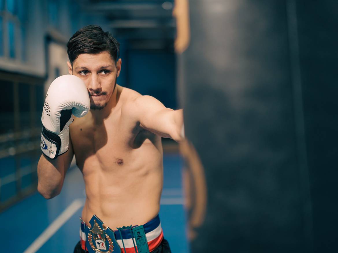 Edim Chelagha, de Villeurbanne aux sommets de la boxe thaï, est devenu champion de France 2025.