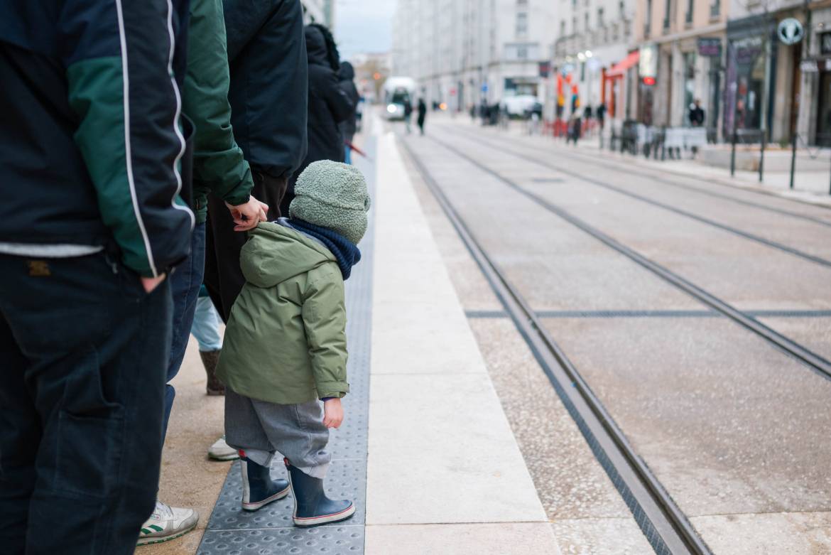 L'impatience &agrave; l'arriv&eacute;e des premi&egrave;res rames.