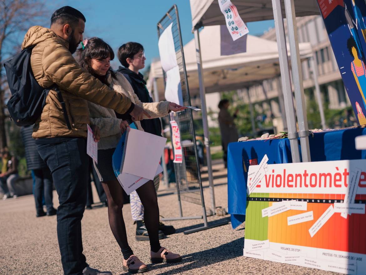 sensibilisation aux violences intrafamiliales à la doua