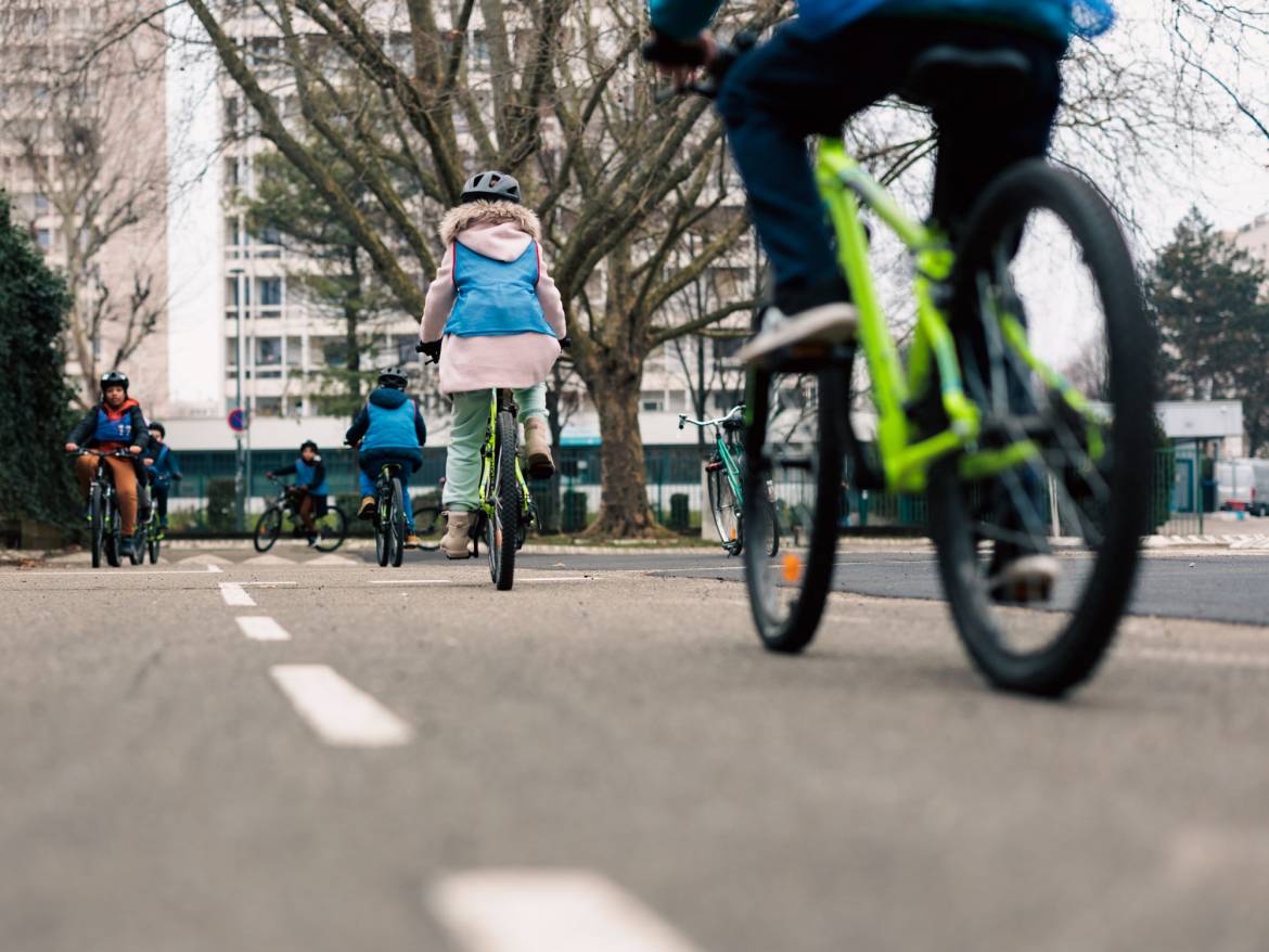 apprendre à faire du vélo sur la piste de la Baïsse