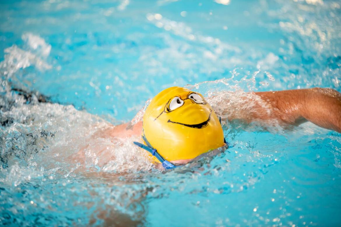 Des stages de natation sont dispensés pendant les vacances.