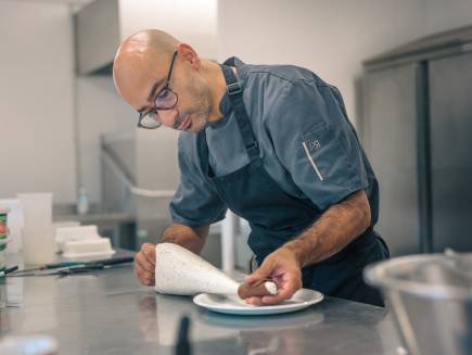 Au foodtruck « Des saveurs et des ailes”, on mange syrien, éthiopien ou albanais tout en soutenant un projet de réinsertion