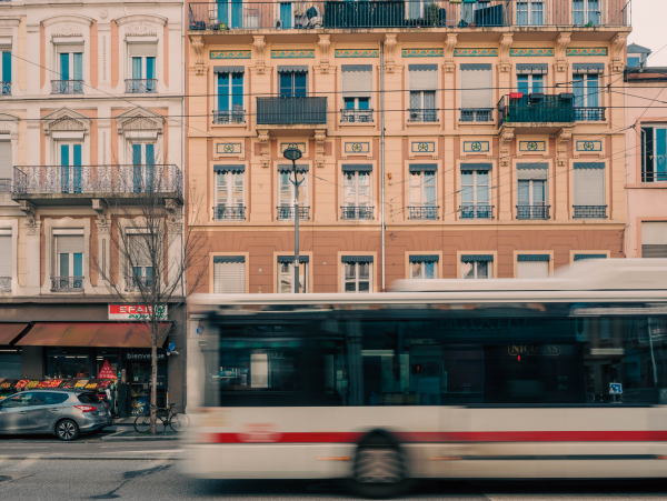 Bus cours tolstoï