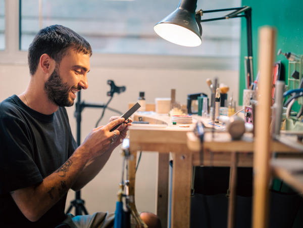 atelier baudelaire stud workshop