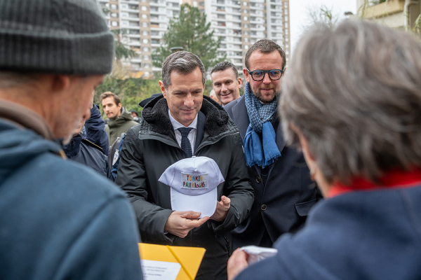 Nicolas Daragon ministre délégué et Cédric Van Styvendael maire de Villeurbanne lors de l'officialisation de la brigade spécialisée de terrain au Tonkin