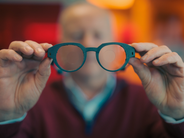Les lunettes sont autofocus.