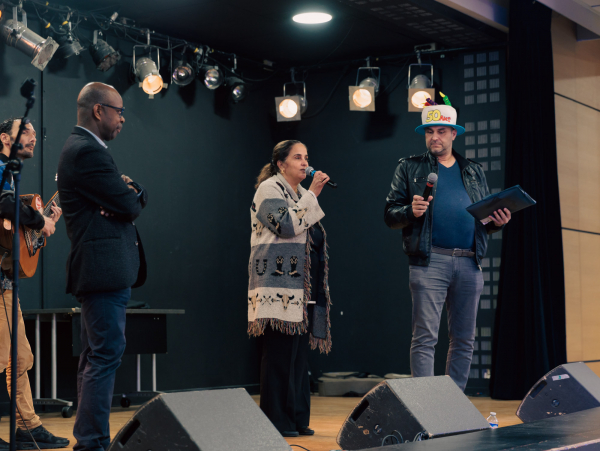 distribution alimentaire repas et stand up au CCVA association Ouhlala avril 2025