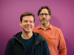 Damien G. bénéficiaire et Julien Lemasson chargé d'insertion du Clubhouse