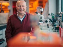 Bruno Berge est scientifique et chercheur.