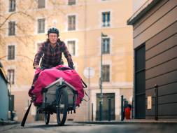 Jean Guihéneuf, cofondateur de Fissa, sur son vélo-cargo